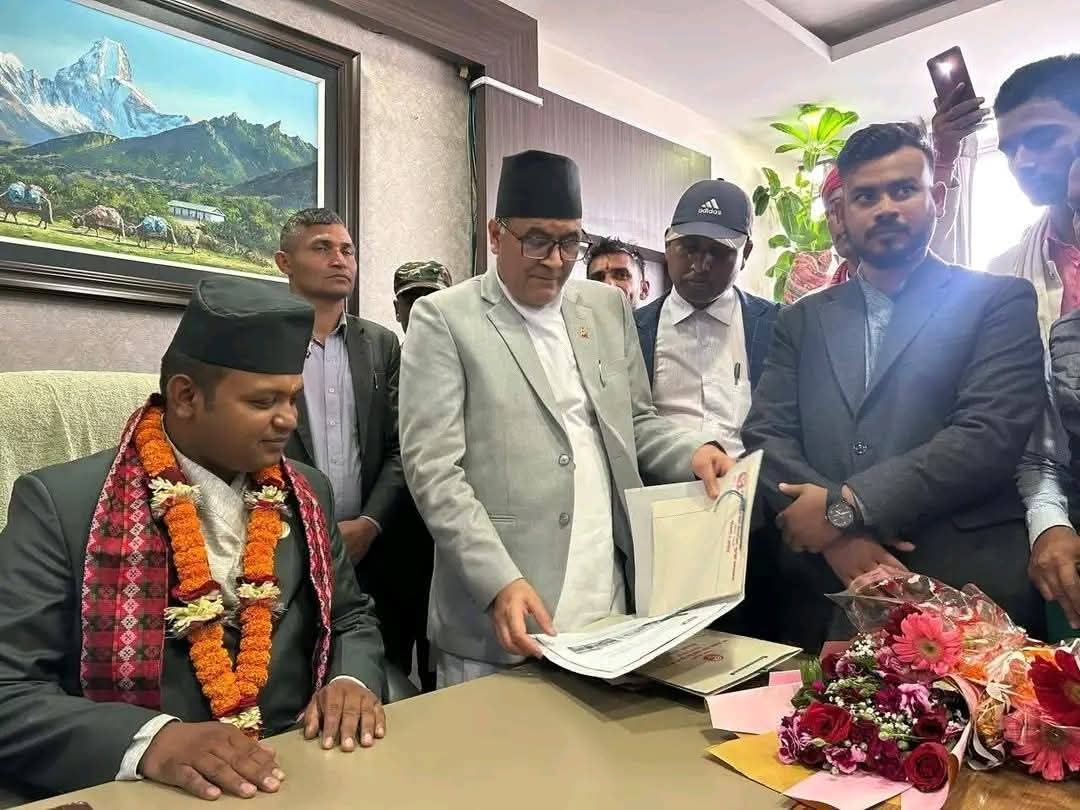 पूर्वश्रममन्त्री भण्डारीलाई हराएका साहले पाए श्रम मन्त्रालयको जिम्मेवारी