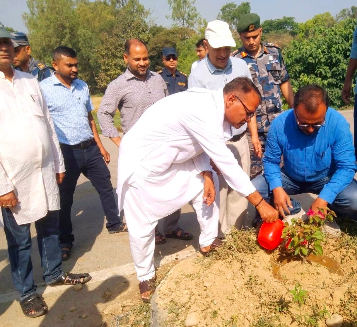 सभामुख यादवद्वारा सीमावर्ती क्षेत्रमा वृक्षारोपण