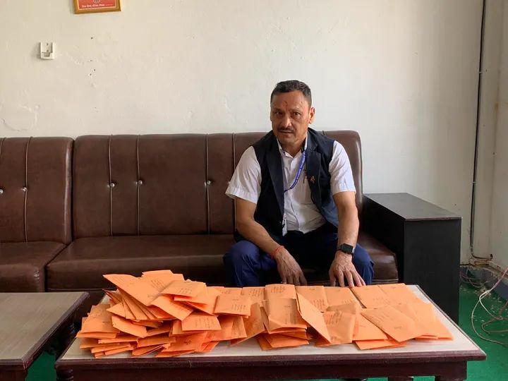 कैलालीमा हुलाकमार्फत राहदानी र नागरिकता घरमै पठाउने सेवा सुरु