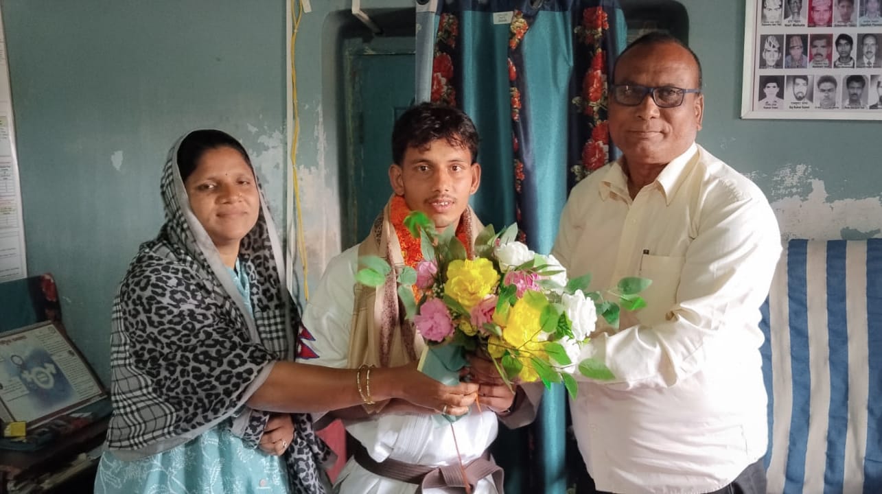 अन्तर्राष्ट्रिय करातेमा दोस्रो स्थान ल्याएका सनाउल्ला अन्सारीलाई एकडारा गाउँपालिकाद्वारा सम्मानित