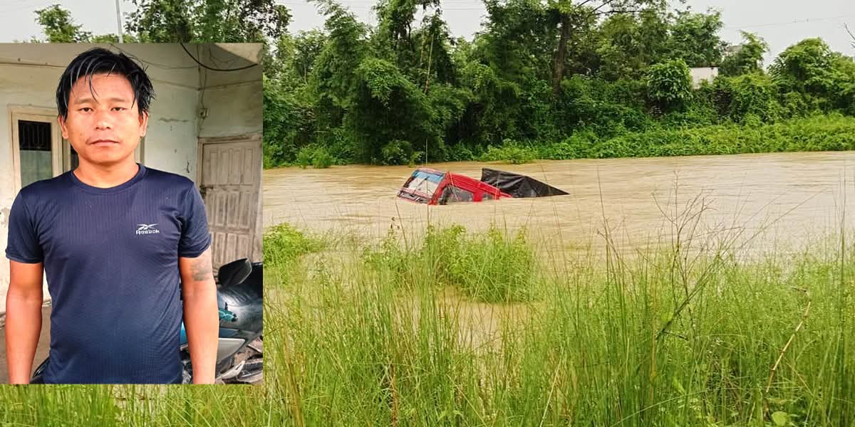 कर्रा खोलाको बाढीले १२ चक्के ट्रक बगायो, चालक पौडिएर ज्यान जोगाउन सफल