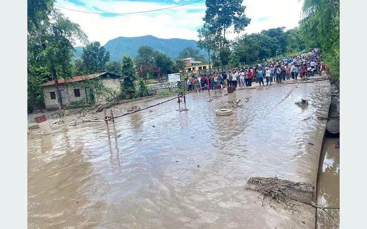 रसुवाको बाढीमा ४१ सुरक्षाकर्मी सम्पर्कविहीन, ७ जनाको शव फेला