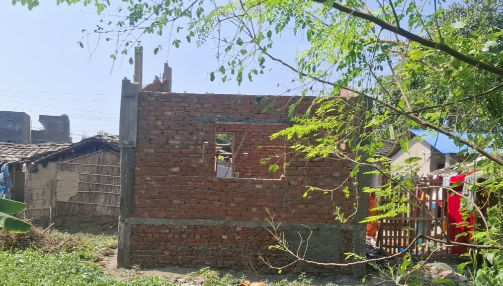 गौशाला नगर अस्पतालनजिक गुठीको जग्गामा पक्की घर निर्माण, संरक्षण गर्ने निकायमाथि प्रश्न